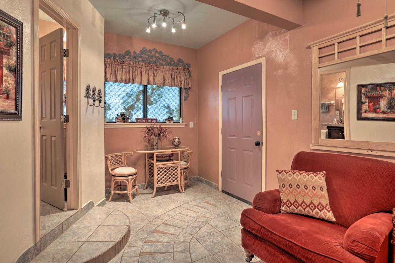 Exotic Home With Patio And Grill Walk To Canyon Lake! Exteriér fotografie