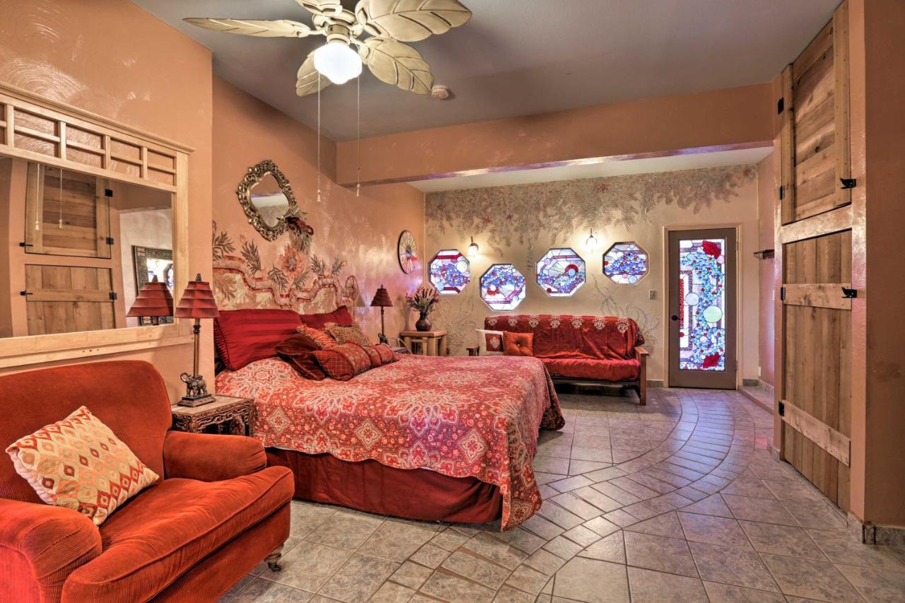 Exotic Home With Patio And Grill Walk To Canyon Lake! Exteriér fotografie