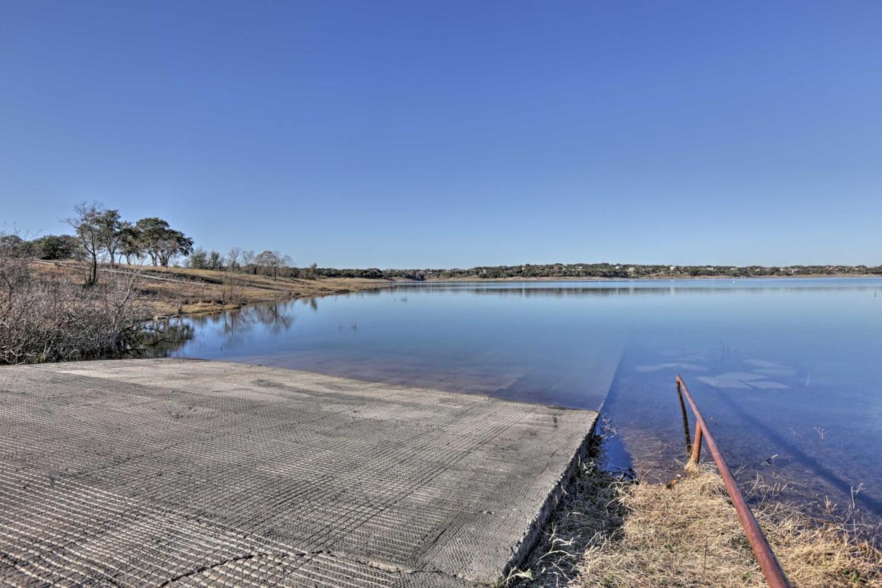 Exotic Home With Patio And Grill Walk To Canyon Lake! Exteriér fotografie